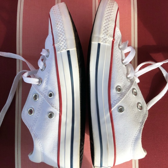 Converse - White. Size 5 - Picture 3 of 7